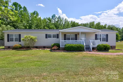 862 Clark St, Pageland, SC 29728
