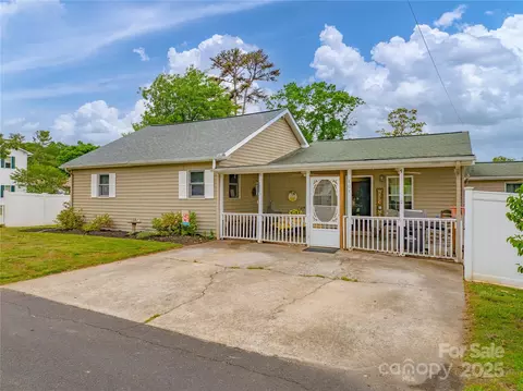 804 Rostan Se St SE, Valdese, NC 28690