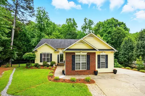 2745 Stockwood Dr, Gastonia, NC 28056