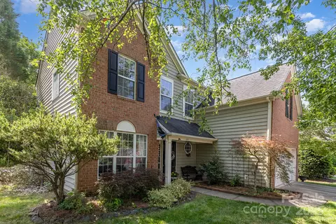 815 Clearbrook Rd, Matthews, NC 28105