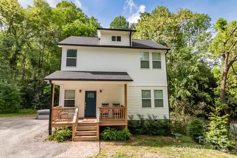 106 Dalton St, Black Mountain, NC 28711