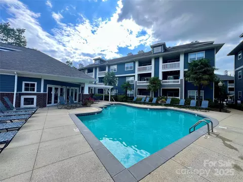 2209 Sumner Green M Ave #M, Charlotte, NC 28203