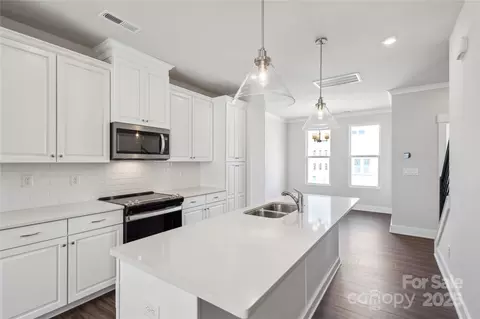 2013 Clarksdale 38 Dr #38, Charlotte, NC 28206