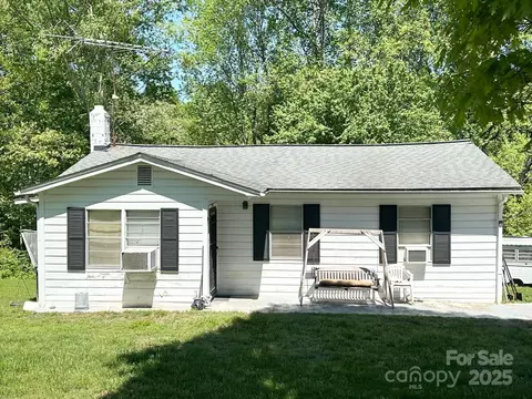 2886 Everhart Ln, Hudson, NC 28638