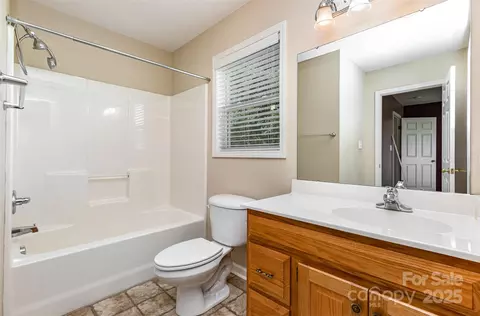 Bath - 4751 Kemp Dellinger Rd, Maiden, NC 28650 photo 2 of 2