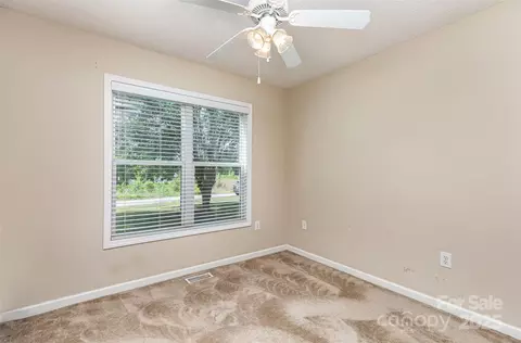 Bedroom - 4751 Kemp Dellinger Rd, Maiden, NC 28650 photo 3 of 4