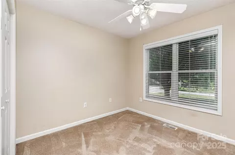 Bedroom - 4751 Kemp Dellinger Rd, Maiden, NC 28650 photo 4 of 4