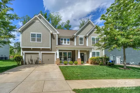 135 Canoe Pole Ln, Mooresville, NC 28117
