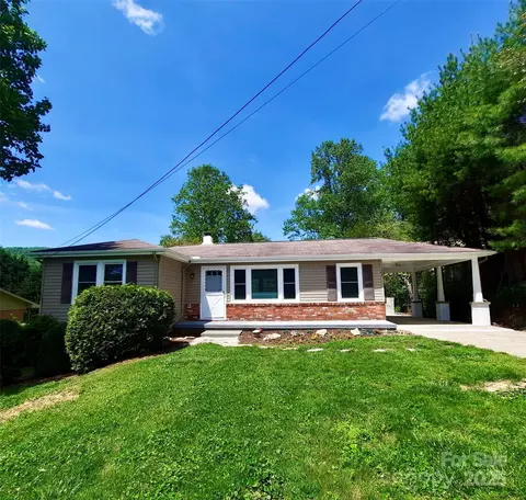 123 Longview Dr, Hendersonville, NC 28791