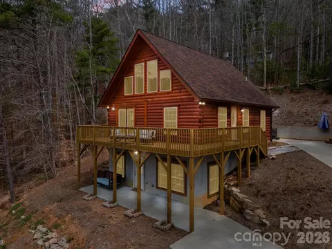 19 Frontier Ct, Asheville, NC 28805