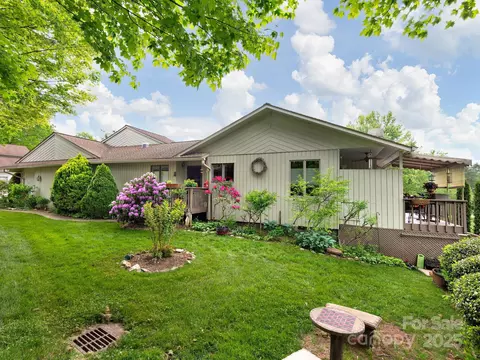 112 Deerlake Dr, Asheville, NC 28803
