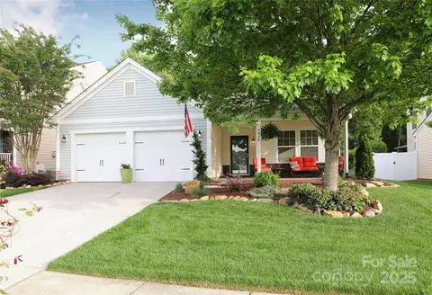 9814 Fernspray Rd, Charlotte, NC 28215