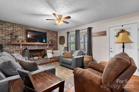1664 Lafayette Ave, Hudson, NC 28638 photo 9