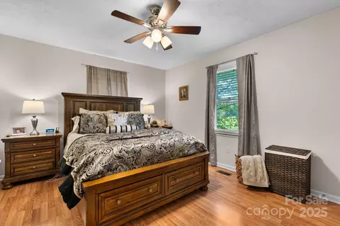 1664 Lafayette Ave, Hudson, NC 28638 photo 10