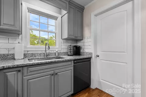 1664 Lafayette Ave, Hudson, NC 28638 photo 4