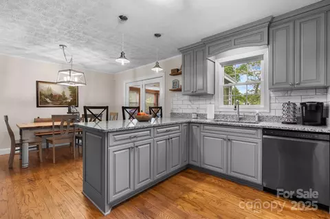 1664 Lafayette Ave, Hudson, NC 28638 photo 3