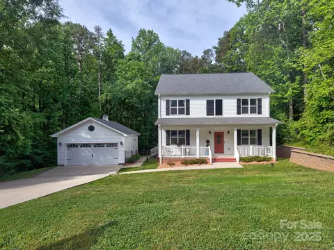 1904 Lark Ln, Stanley, NC 28164