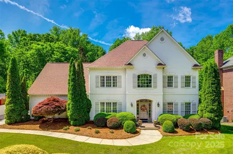 10327 Oak Pond Cir, Charlotte, NC 28277