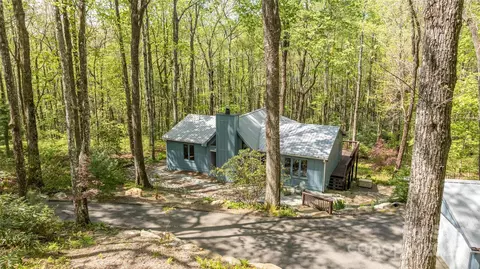 204 Narrows Rd, Sapphire, NC 28774