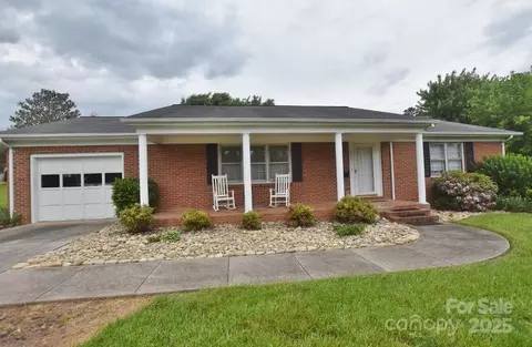 902 Church Nw St NW, Valdese, NC 28690
