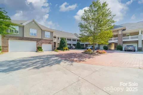 9047 Rosalyn Glen Rd, Cornelius, NC 28031