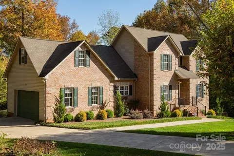 2101 Congress Ct, Kannapolis, NC 28083