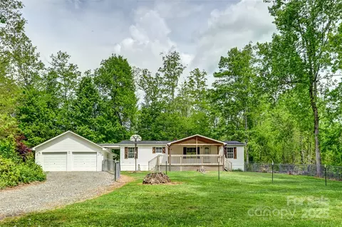 4 Peaceful Ln, Fletcher, NC 28732
