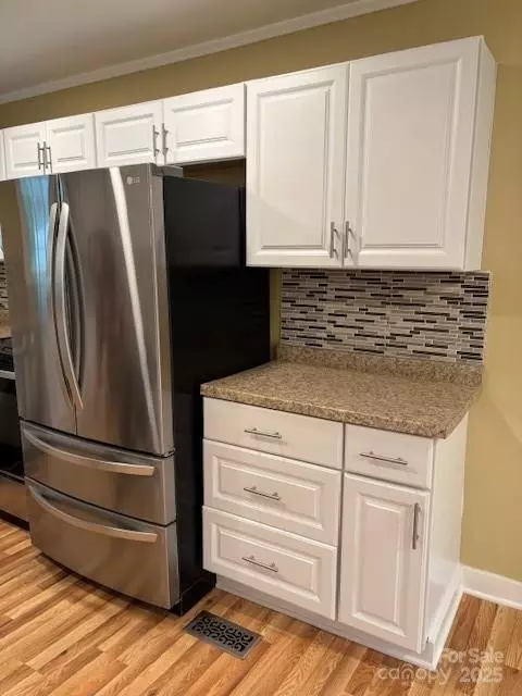 Kitchen - 925 Grace Ave, Lancaster, SC 29720 photo 4 of 4