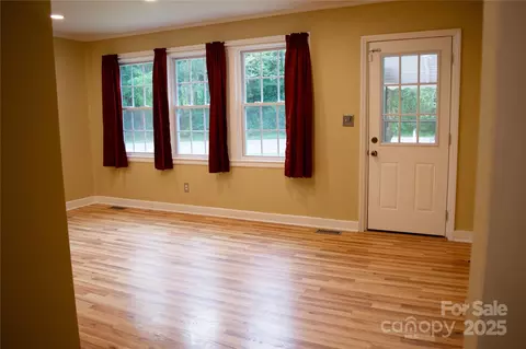 Living - 925 Grace Ave, Lancaster, SC 29720 photo 1 of 6
