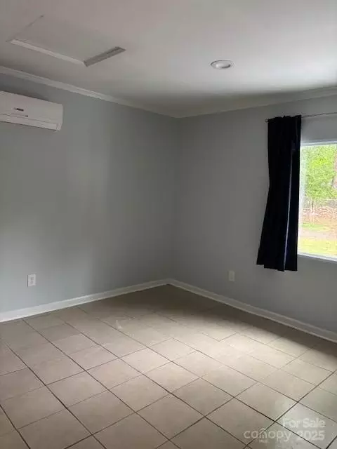 Bedroom - 925 Grace Ave, Lancaster, SC 29720 photo 1 of 4