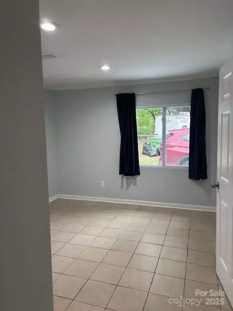 Bedroom - 925 Grace Ave, Lancaster, SC 29720 photo 2 of 4