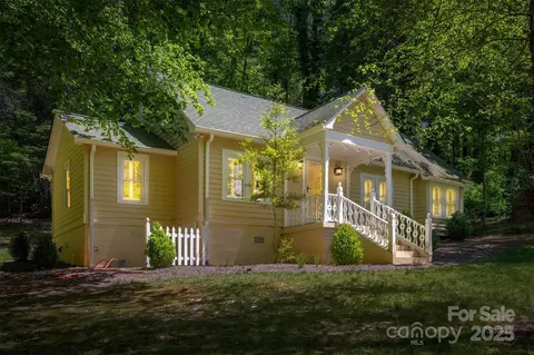 1026 Shelby Ln, Lenoir, NC 28645