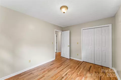 Bedroom - 6562 Gingercake Rd, Newland, NC 28657 photo 4 of 4
