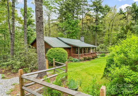 6562 Gingercake Rd, Newland, NC 28657