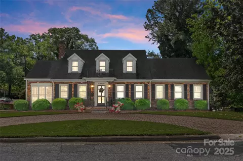 222 E Carter St, Lincolnton, NC 28092