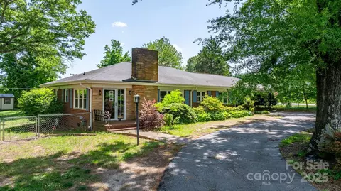 3418 Sulphur Springs Ne Rd NE, Hickory, NC 28601
