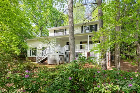 3 Silverstone Dr, Asheville, NC 28805