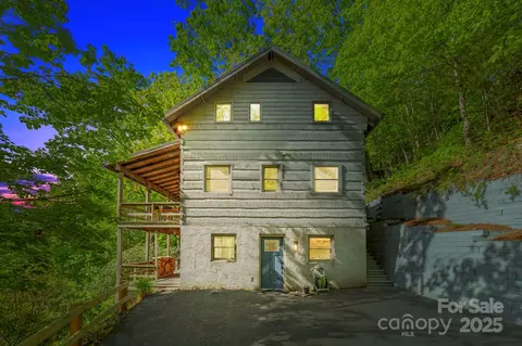 131 John Knox Rd, Montreat, NC 28757