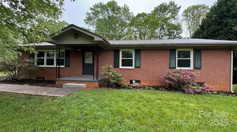 105 Cooper Dr, Nebo, NC 28761