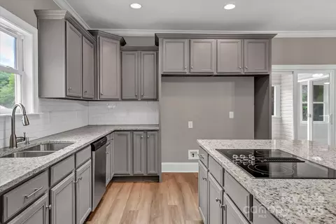 Kitchen - 332 E Rebound Rd, Lancaster, SC 29720 photo 3 of 4