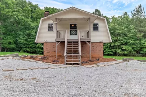 Exterior - 332 E Rebound Rd, Lancaster, SC 29720 photo 3 of 3