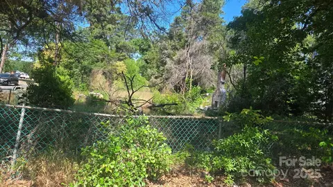 236 S Patterson St, Maxton, NC 28364