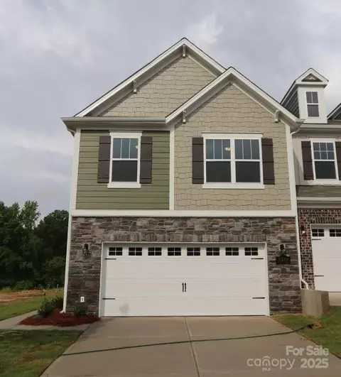 3207 Lilac Grove Dr, Charlotte, NC 28269