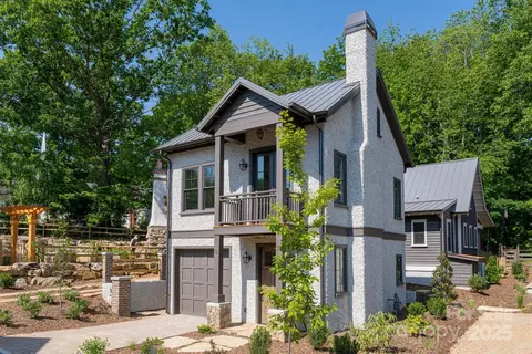 13 Fay Jones Ln, Black Mountain, NC 28711