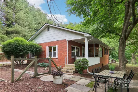 108 Patton Hill Rd, Swannanoa, NC 28778