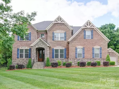 6004 Quintessa Dr, Matthews, NC 28104