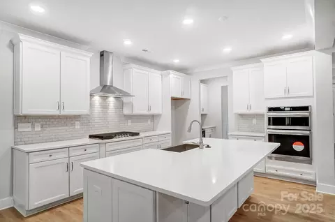 Kitchen - 2011 Cedar Falls 71 Dr #71, Waxhaw, NC 28173 photo 1 of 3