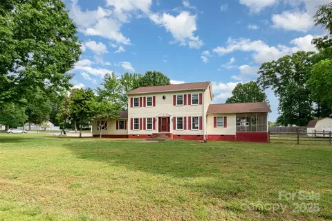 131 Scotland Dr, Mooresville, NC 28115