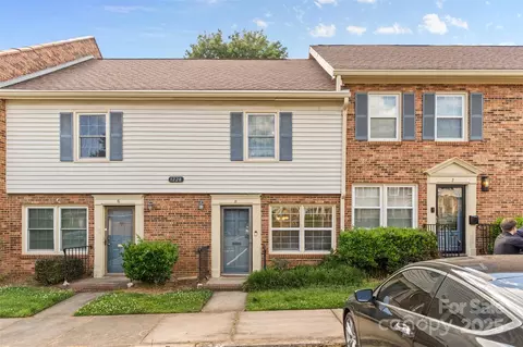 1228 Archdale H Dr #H, Charlotte, NC 28217