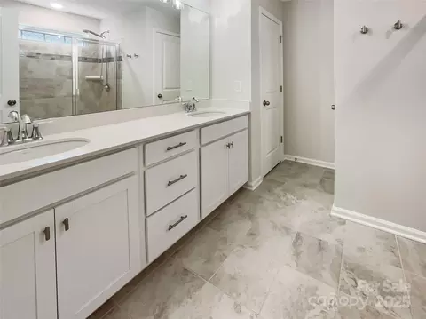 Bath - 1723 Loggerhead Dr, Lancaster, SC 29720 photo 1 of 2